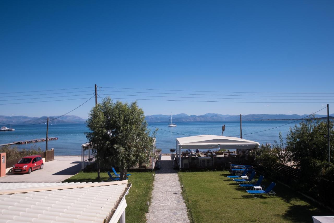 Christina Beachfront Rooms By Hotelius Petrití Eksteriør billede