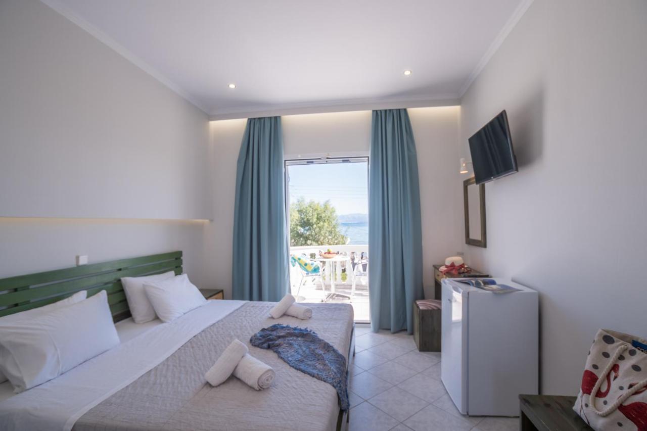 Christina Beachfront Rooms By Hotelius Petrití Eksteriør billede